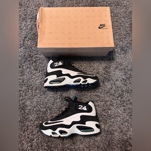 Nike Air Griffey Max 1 2009 White Freshwater Black 354912-101 Men’s Size 9.5